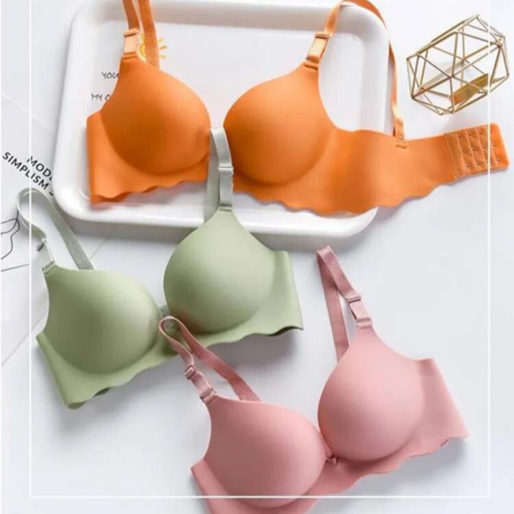 Podprsenka s efektem push-up pro přirozené zdvihnutí s maximální diskrétností